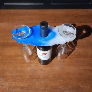 The Burl Knot wine caddy